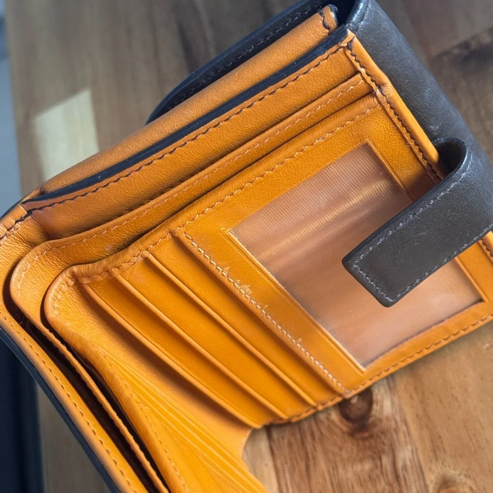 Salvatore Ferragamo Brown leather compact wallet see pictures - Picture 16 of 16